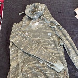 Vintage Havana. Large. Camo.